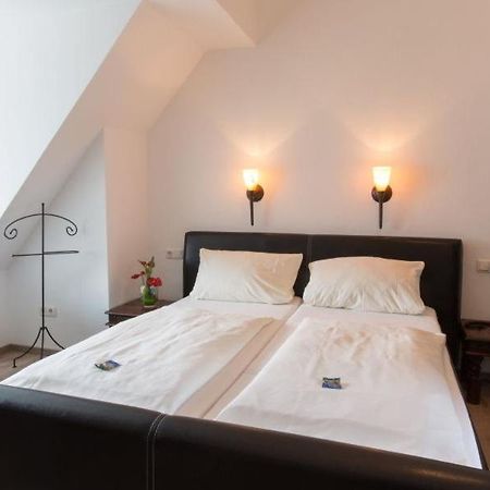 Hotel Zur Roemerbruecke Neuwied Bagian luar foto