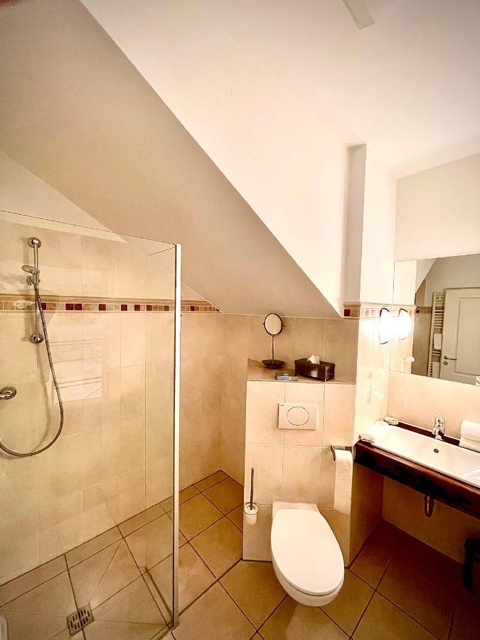 Hotel Zur Roemerbruecke Neuwied Bagian luar foto