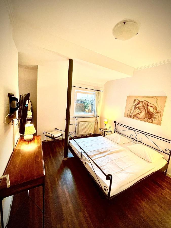 Hotel Zur Roemerbruecke Neuwied Bagian luar foto