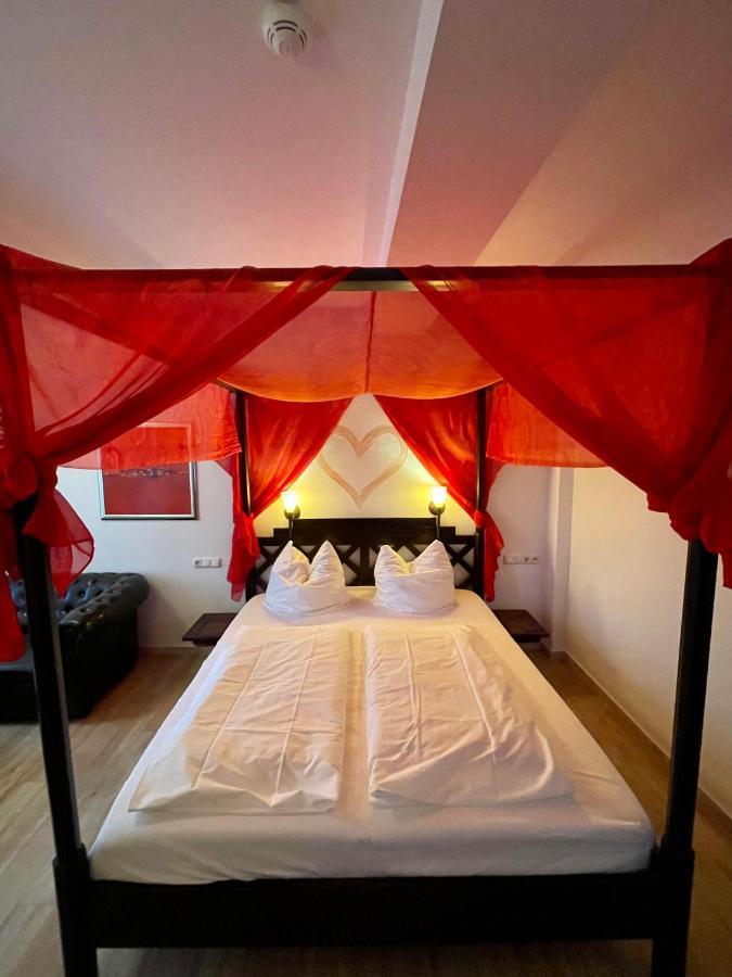 Hotel Zur Roemerbruecke Neuwied Bagian luar foto