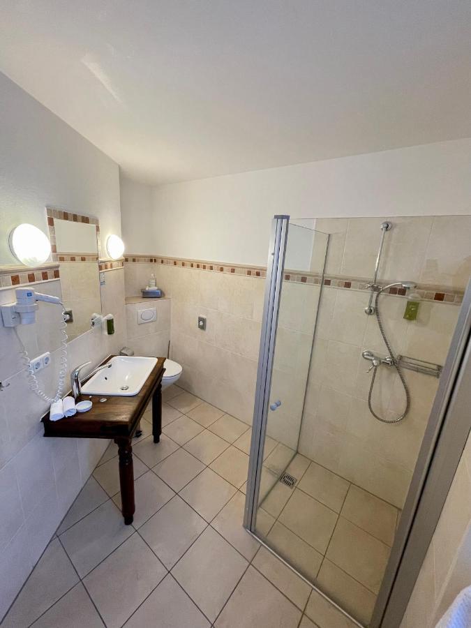 Hotel Zur Roemerbruecke Neuwied Bagian luar foto